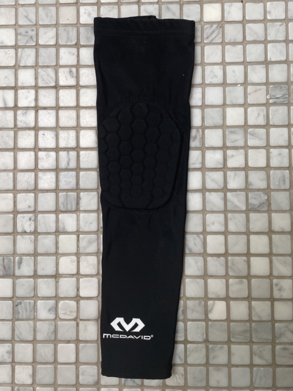 McDavid Hex Arm Sleeve Single, Black Size Youth Medium